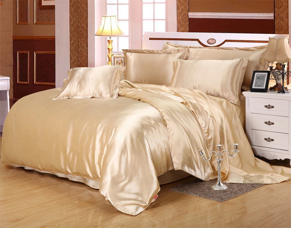 Luxury Silk Satin Comforter – 400 GSM Ultra-Soft, Breathable & Lightweight Quilt