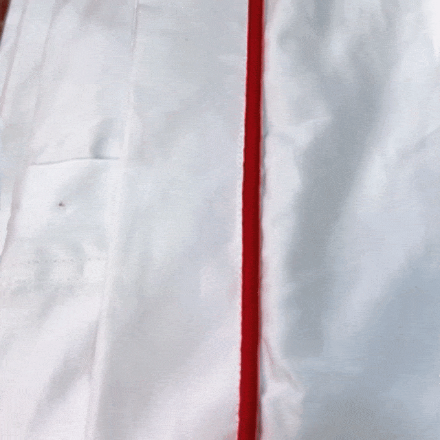 Signature Contrast Border Design